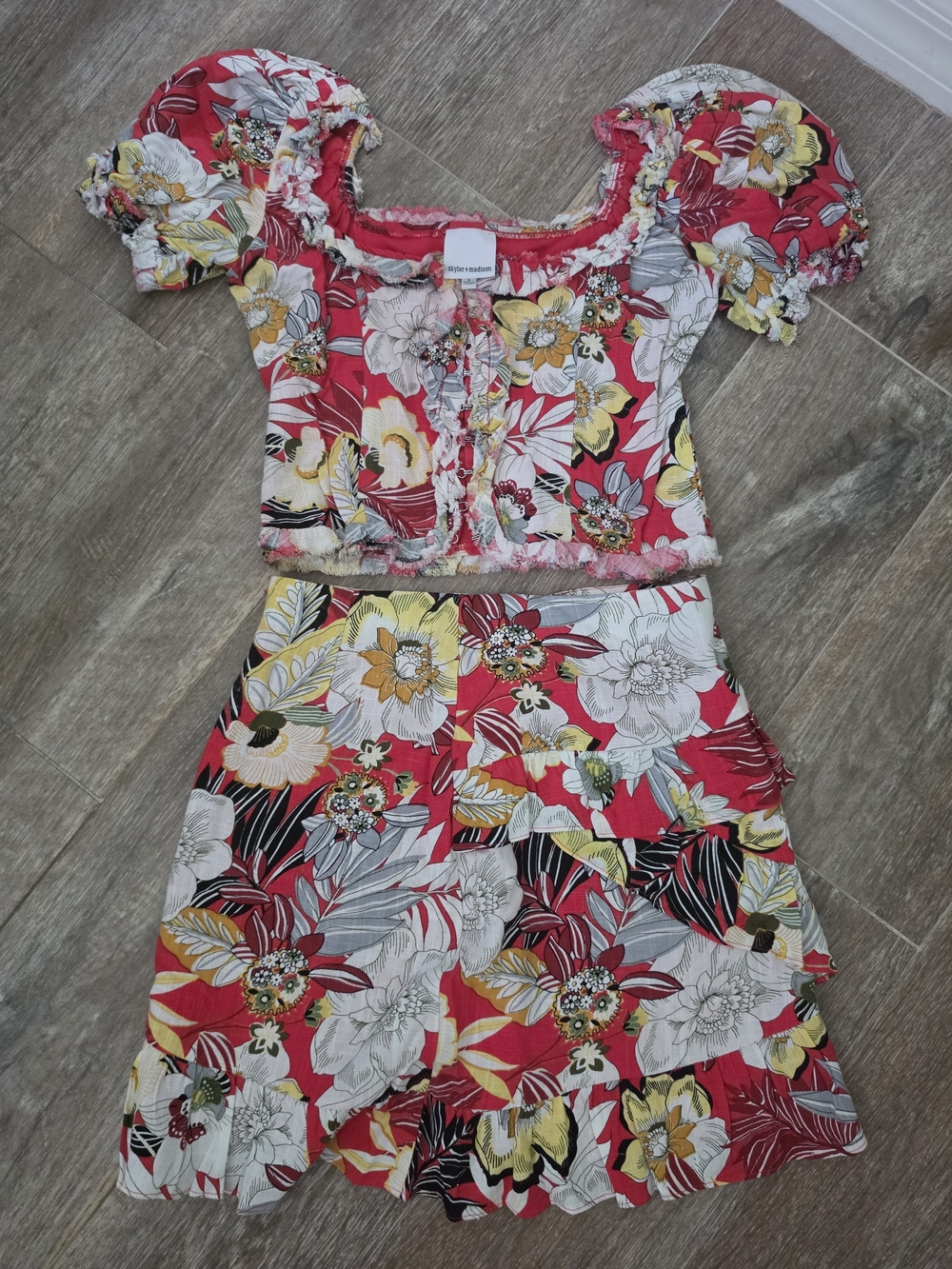 Skylar + Madison Red Floral Print Two-Piece Skirt & Top Set Size Small